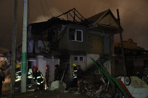 Пожар у нишком насељу Сточни трг, изгорело више објеката